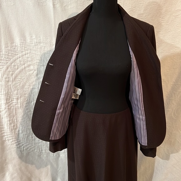 Jones New York Suit, skirt suit set, size 6 - Picture 13 of 16